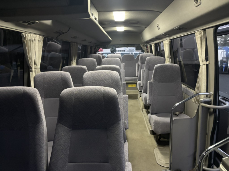 スーパーラウンジロング自動ドアモケリク冷蔵庫AT|中古トラックの販売・買取・査定のアイナビ