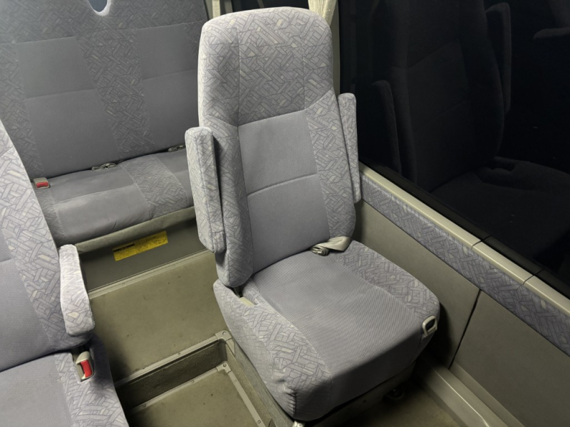 スーパーラウンジロング自動ドアモケリク冷蔵庫AT|中古トラックの販売・買取・査定のアイナビ