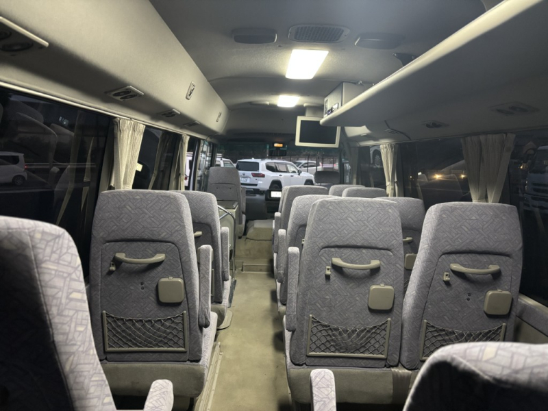 スーパーラウンジロング自動ドアモケリク冷蔵庫AT|中古トラックの販売・買取・査定のアイナビ