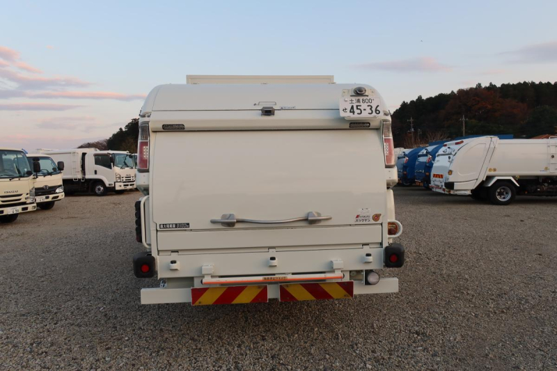 ワイド幅 巻き込みパッカー車 極東製6.2立米 積載3100kg|中古トラックの販売・買取・査定のアイナビ