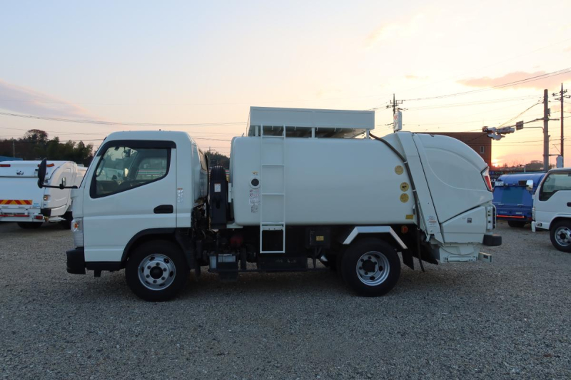 ワイド幅 巻き込みパッカー車 極東製6.2立米 積載3100kg|中古トラックの販売・買取・査定のアイナビ