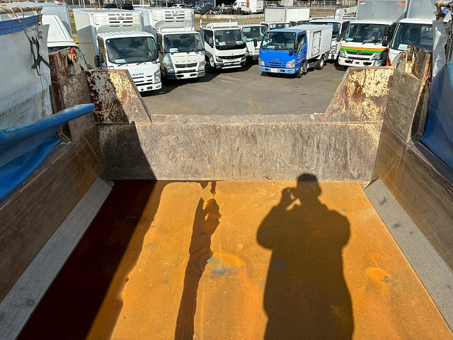 車検付6×43軸2デフリーフサスペンション8.4トン積載|中古トラックの販売・買取・査定のアイナビ