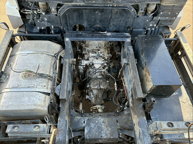 車検付6×43軸2デフリーフサスペンション8.4トン積載|中古トラックの販売・買取・査定のアイナビ