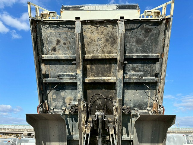 車検付6×43軸2デフリーフサスペンション8.4トン積載|中古トラックの販売・買取・査定のアイナビ