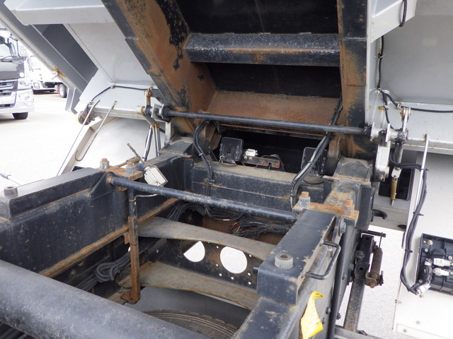 三菱2PG-FV70HZ土砂禁ダンプ10t超|中古トラックの販売・買取・査定のアイナビ