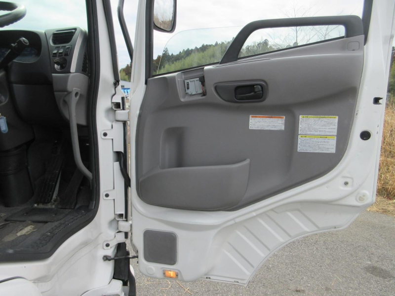 格納ゲート アルミウイング 低床4軸 リヤエアサス !!|中古トラックの販売・買取・査定のアイナビ