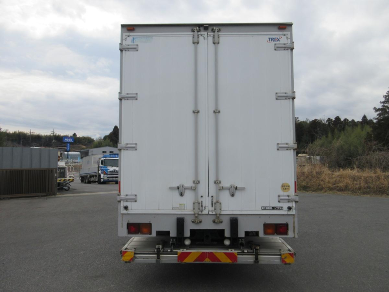 格納ゲート アルミウイング 低床4軸 リヤエアサス !!|中古トラックの販売・買取・査定のアイナビ