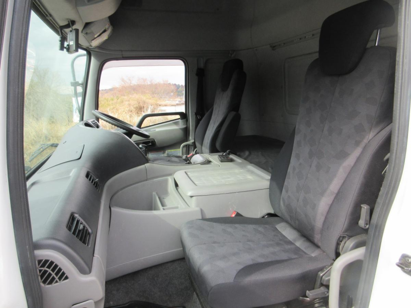 格納ゲート アルミウイング 低床4軸 リヤエアサス !!|中古トラックの販売・買取・査定のアイナビ