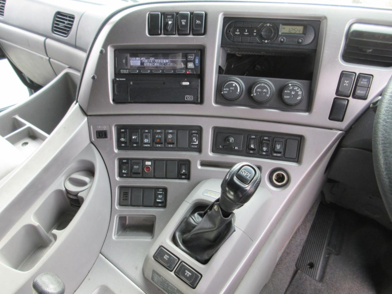 格納ゲート アルミウイング 低床4軸 リヤエアサス !!|中古トラックの販売・買取・査定のアイナビ