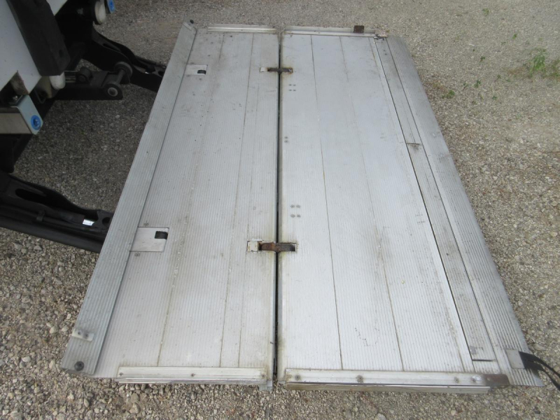 格納ゲート アルミウイング 低床4軸 リヤエアサス !!|中古トラックの販売・買取・査定のアイナビ