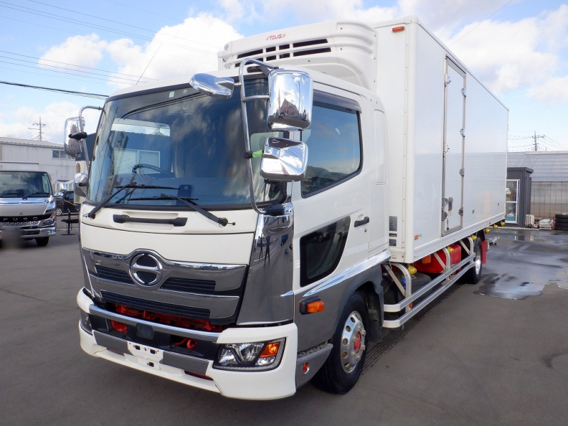 2.7t 冷蔵冷凍車 低温 左SD付 格納ゲート付 リアエアサス|中古トラックの販売・買取・査定のアイナビ