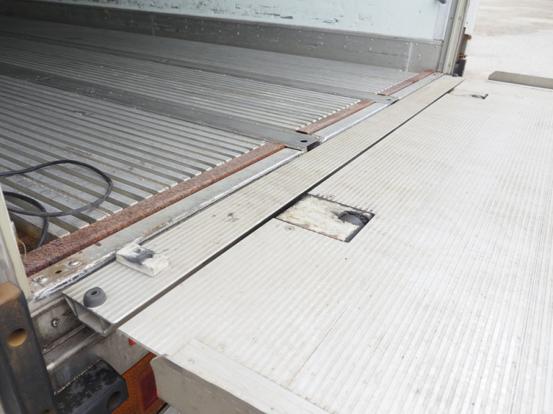 日野 冷凍バン レンジャープロ|中古トラックの販売・買取・査定のアイナビ