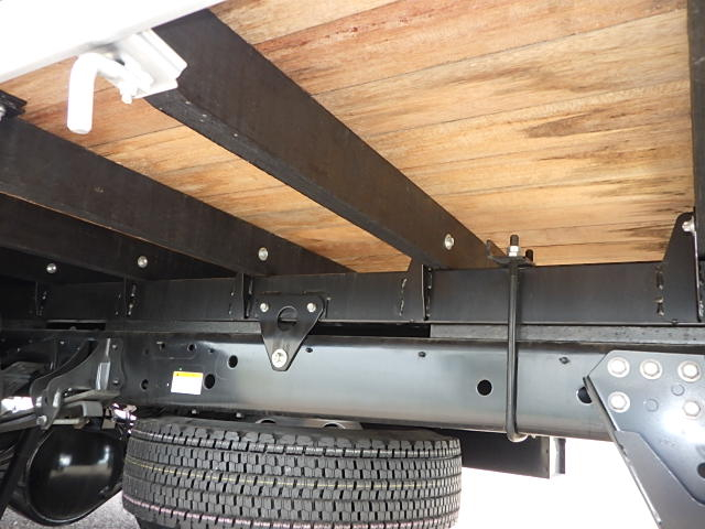 日野 令和7年式 クレーン付き アルミ平ボディ 車検付き|中古トラックの販売・買取・査定のアイナビ