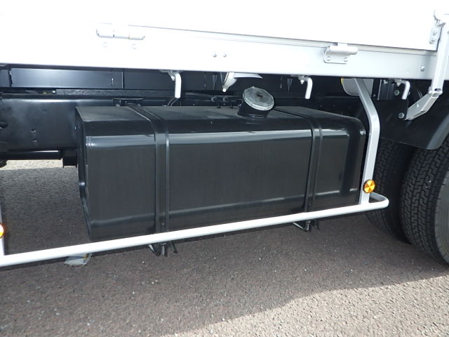 日野 令和7年式 クレーン付き アルミ平ボディ 車検付き|中古トラックの販売・買取・査定のアイナビ