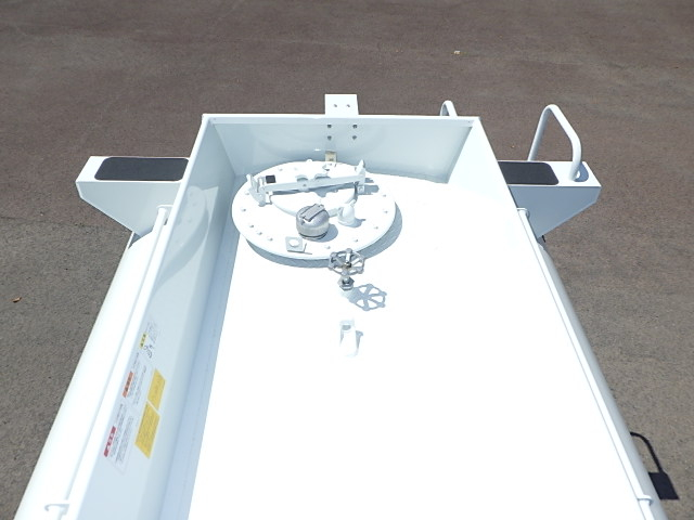 三菱 令和7年式 タンク車 新明和製 未使用|中古トラックの販売・買取・査定のアイナビ