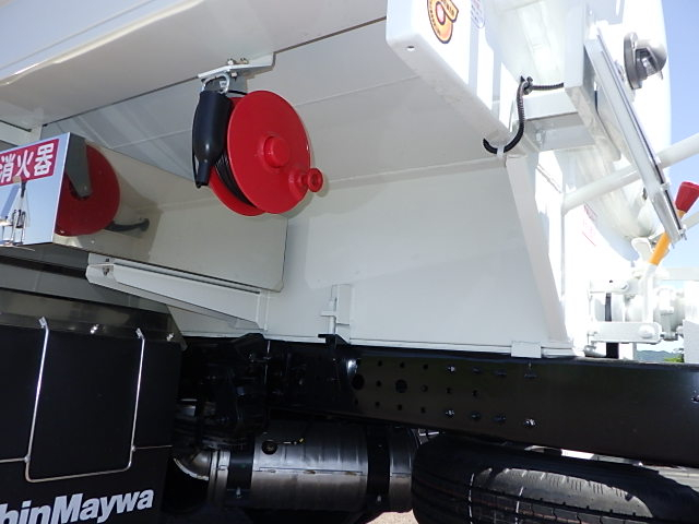 三菱 令和7年式 タンク車 新明和製 未使用|中古トラックの販売・買取・査定のアイナビ