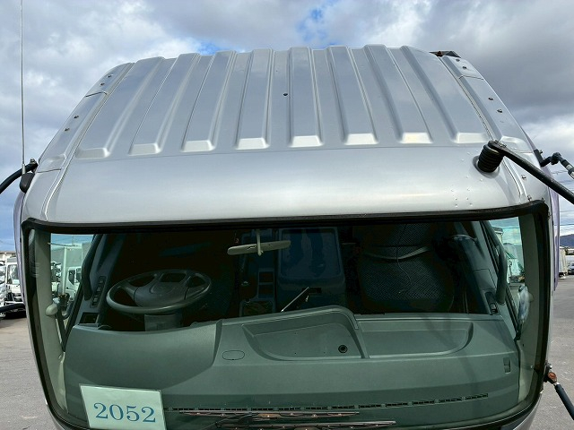 保証対象車両ショートキャブベッドレス6400標準幅距離浅|中古トラックの販売・買取・査定のアイナビ