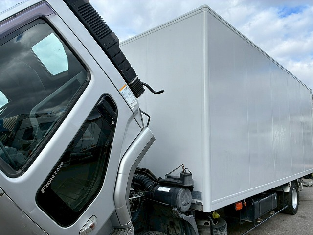 保証対象車両ショートキャブベッドレス6400標準幅距離浅|中古トラックの販売・買取・査定のアイナビ