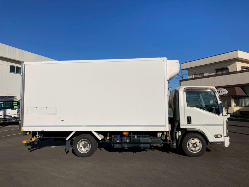 ワイドロング中温2トン積載左サイド扉2エバスムーサー|中古トラックの販売・買取・査定のアイナビ
