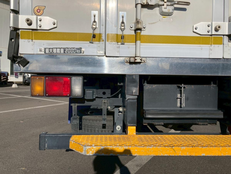 ワイドロング中温2トン積載左サイド扉2エバスムーサー|中古トラックの販売・買取・査定のアイナビ