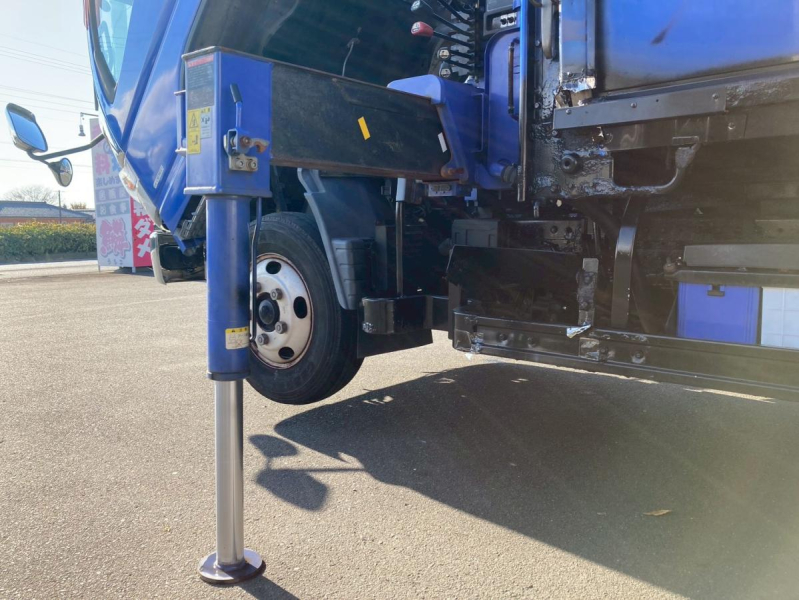 4段クレーン3トン積載標準ロングラジコンフックイン|中古トラックの販売・買取・査定のアイナビ