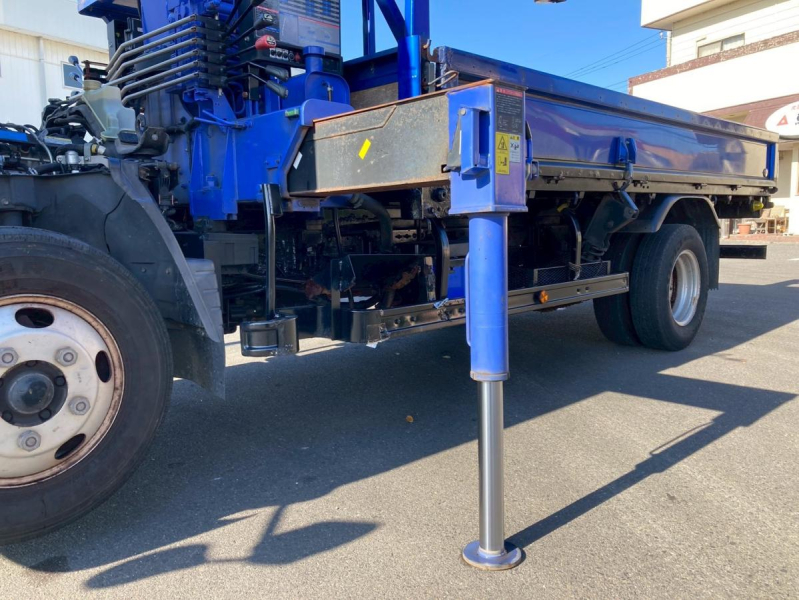 4段クレーン3トン積載標準ロングラジコンフックイン|中古トラックの販売・買取・査定のアイナビ