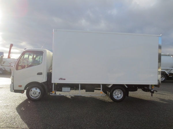 日野デュトロ保冷バン|中古トラックの販売・買取・査定のアイナビ