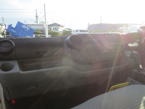 日野デュトロ保冷バン|中古トラックの販売・買取・査定のアイナビ