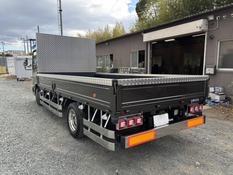 エルフ カスタムワイドロング3t ステンレスサイドバンパー|中古トラックの販売・買取・査定のアイナビ