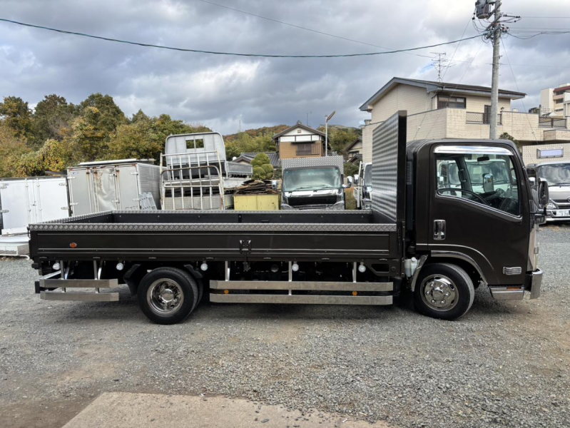 エルフ カスタムワイドロング3t ステンレスサイドバンパー|中古トラックの販売・買取・査定のアイナビ