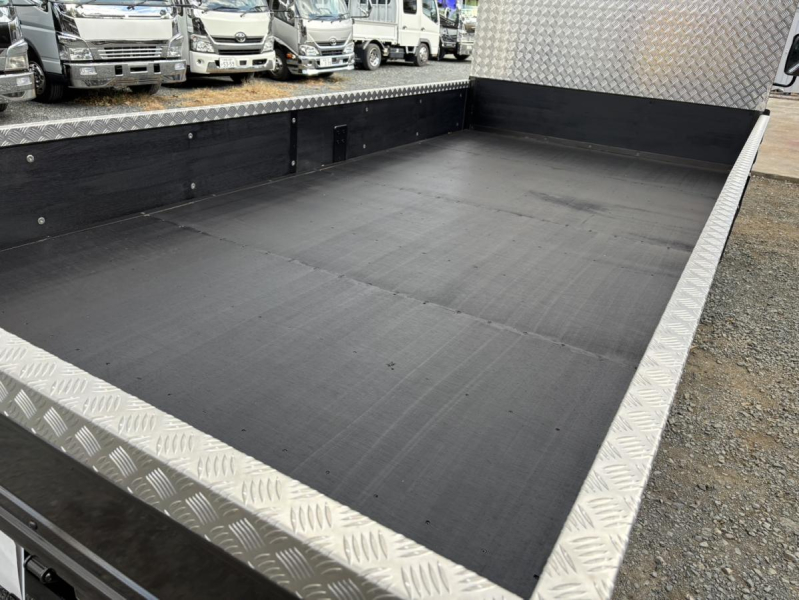 エルフ カスタムワイドロング3t ステンレスサイドバンパー|中古トラックの販売・買取・査定のアイナビ