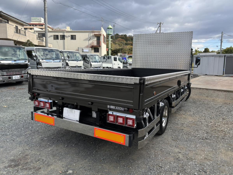 エルフ カスタムワイドロング3t ステンレスサイドバンパー|中古トラックの販売・買取・査定のアイナビ