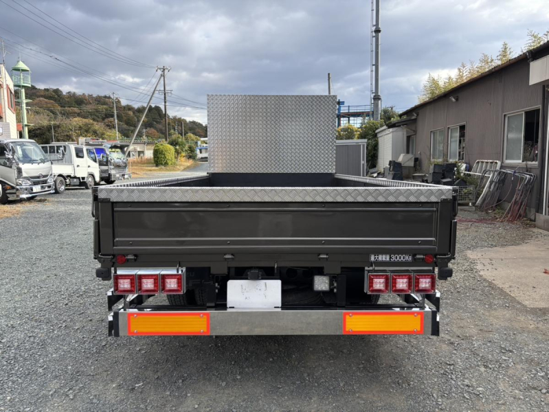 エルフ カスタムワイドロング3t ステンレスサイドバンパー|中古トラックの販売・買取・査定のアイナビ