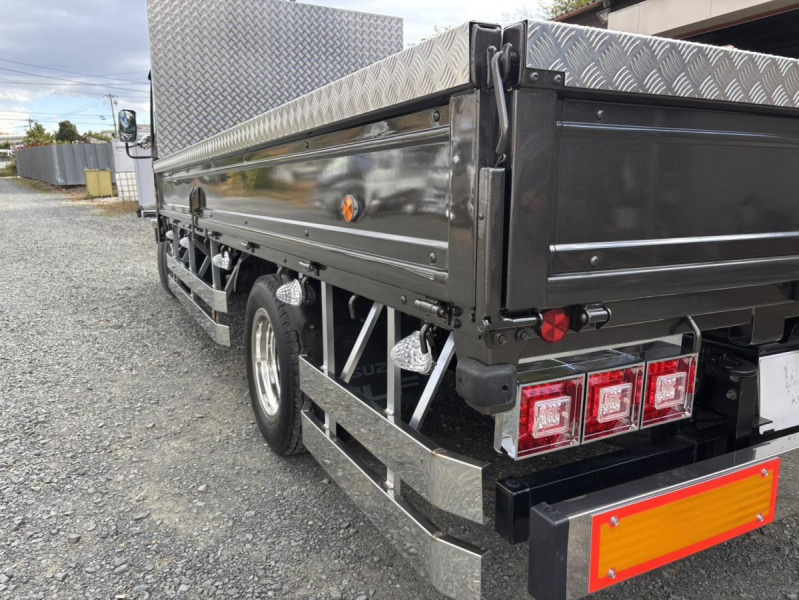 エルフ カスタムワイドロング3t ステンレスサイドバンパー|中古トラックの販売・買取・査定のアイナビ