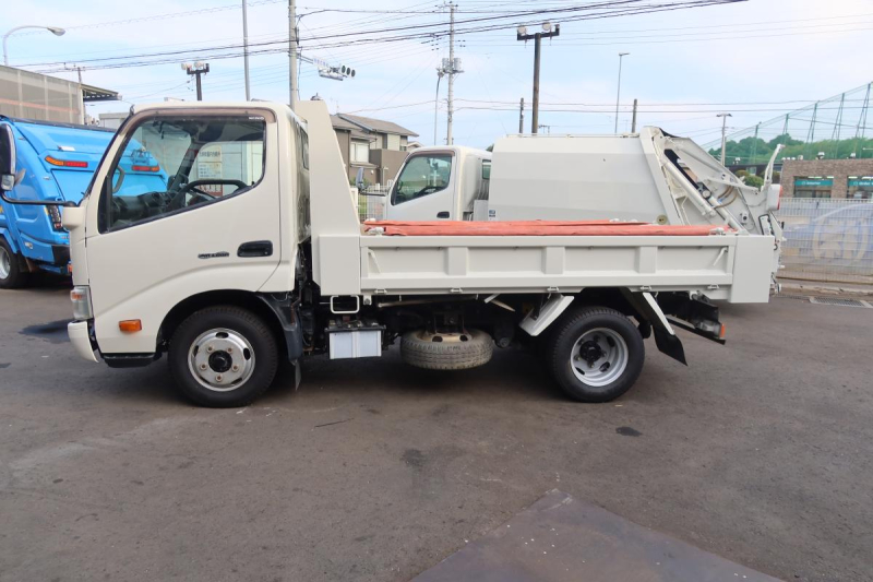 低床Lゲートダンプ 積載2000kg 新明和製|中古トラックの販売・買取・査定のアイナビ