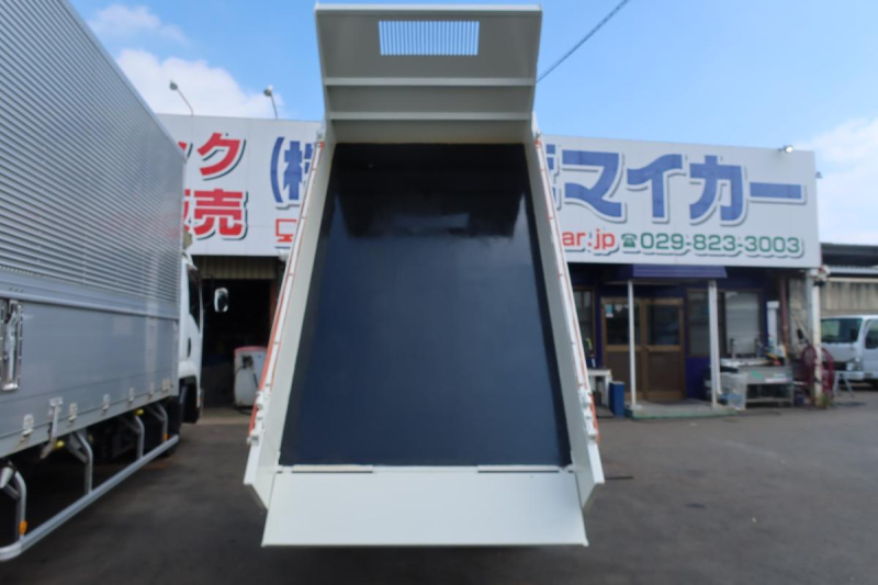 低床Lゲートダンプ 積載2000kg 新明和製|中古トラックの販売・買取・査定のアイナビ