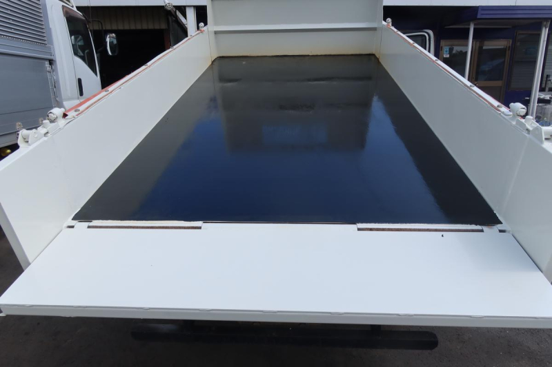 低床Lゲートダンプ 積載2000kg 新明和製|中古トラックの販売・買取・査定のアイナビ