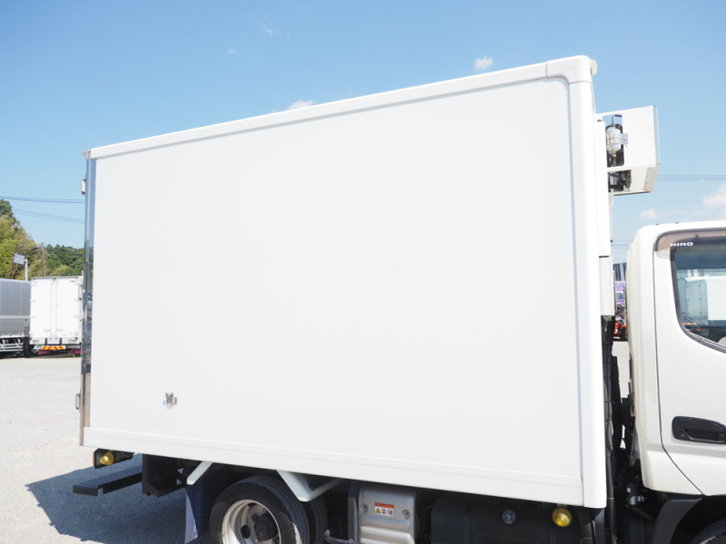日野 冷凍バン デュトロ|中古トラックの販売・買取・査定のアイナビ