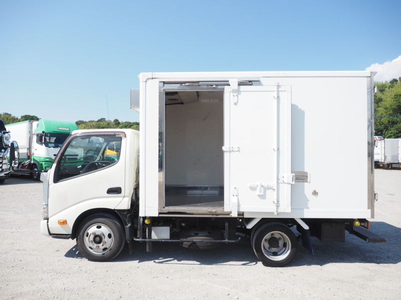 日野 冷凍バン デュトロ|中古トラックの販売・買取・査定のアイナビ