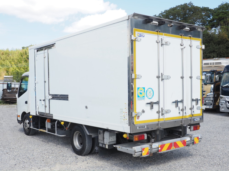 日野 冷凍バン デュトロ|中古トラックの販売・買取・査定のアイナビ