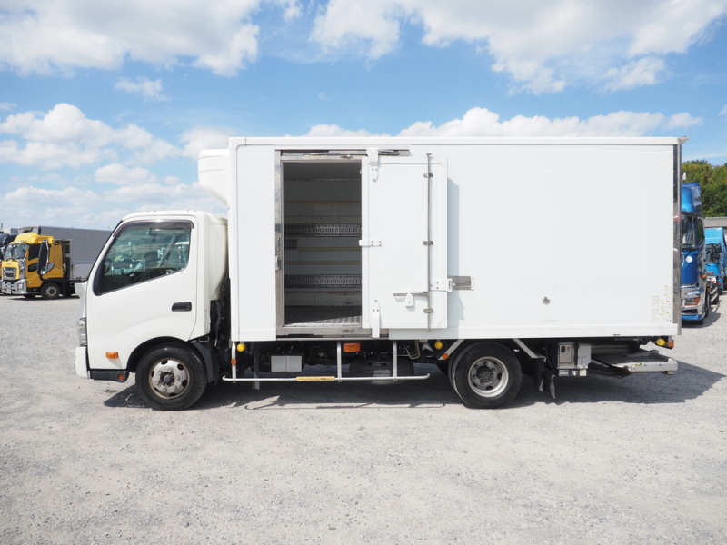 日野 冷凍バン デュトロ|中古トラックの販売・買取・査定のアイナビ