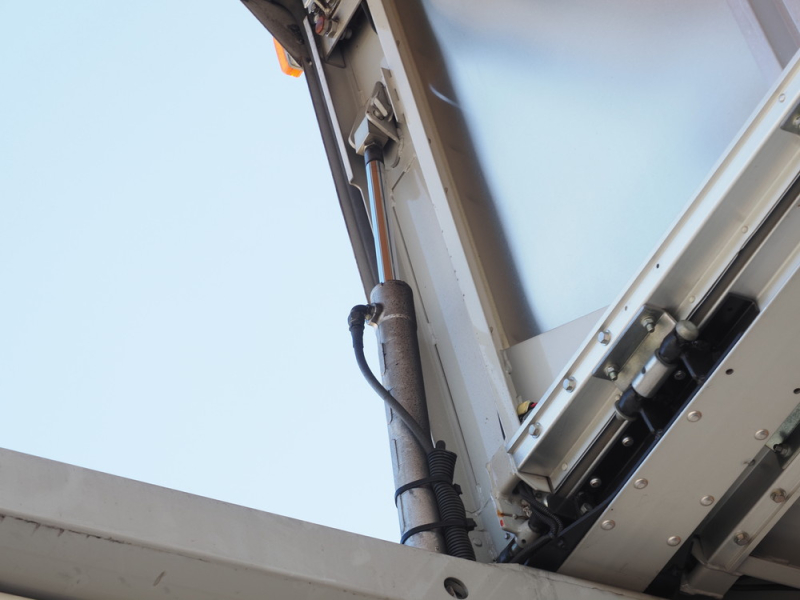 いすゞ ウイング車 フォワード|中古トラックの販売・買取・査定のアイナビ