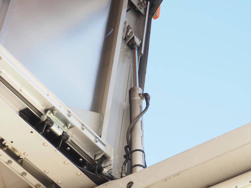 いすゞ ウイング車 フォワード|中古トラックの販売・買取・査定のアイナビ