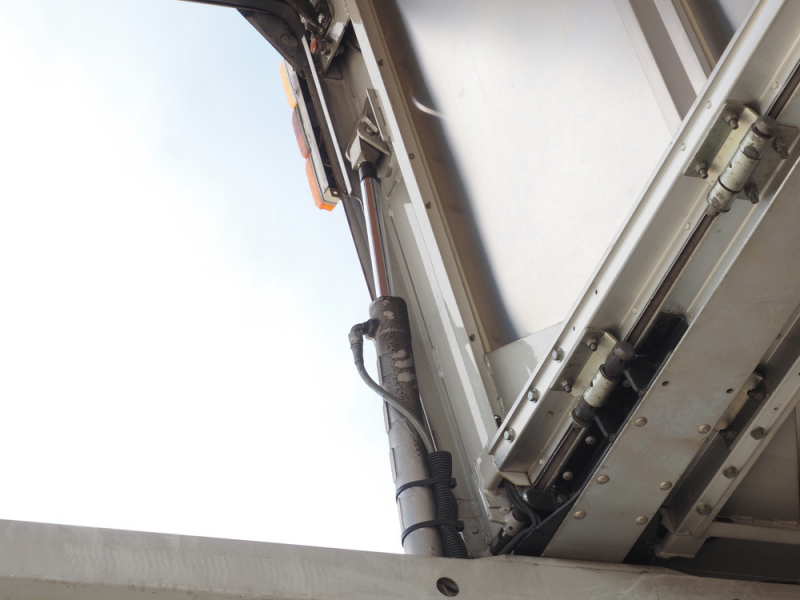 いすゞ ウイング車 フォワード|中古トラックの販売・買取・査定のアイナビ