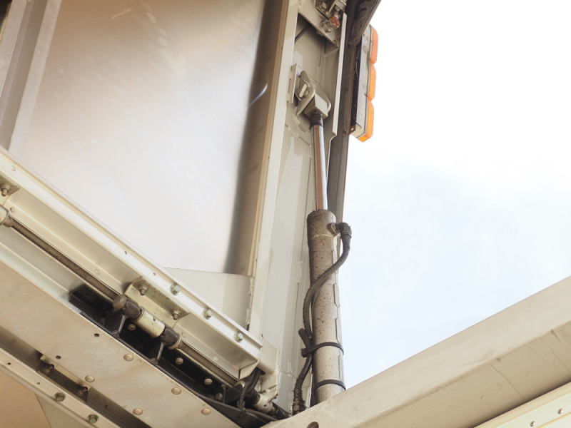 いすゞ ウイング車 フォワード|中古トラックの販売・買取・査定のアイナビ