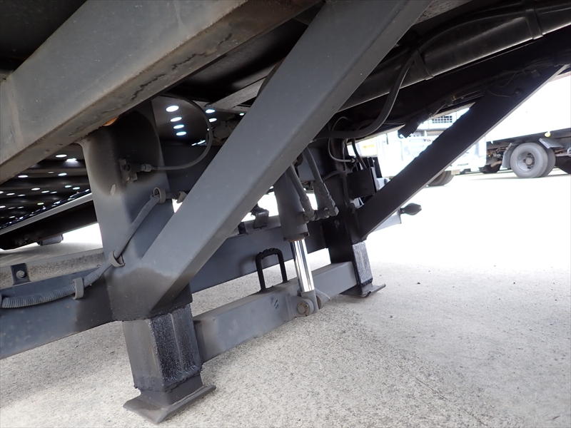 【352176】いすゞ エルフ セーフティローダー|中古トラックの販売・買取・査定のアイナビ