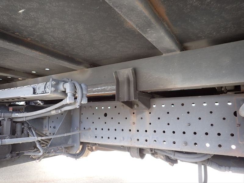 【352176】いすゞ エルフ セーフティローダー|中古トラックの販売・買取・査定のアイナビ