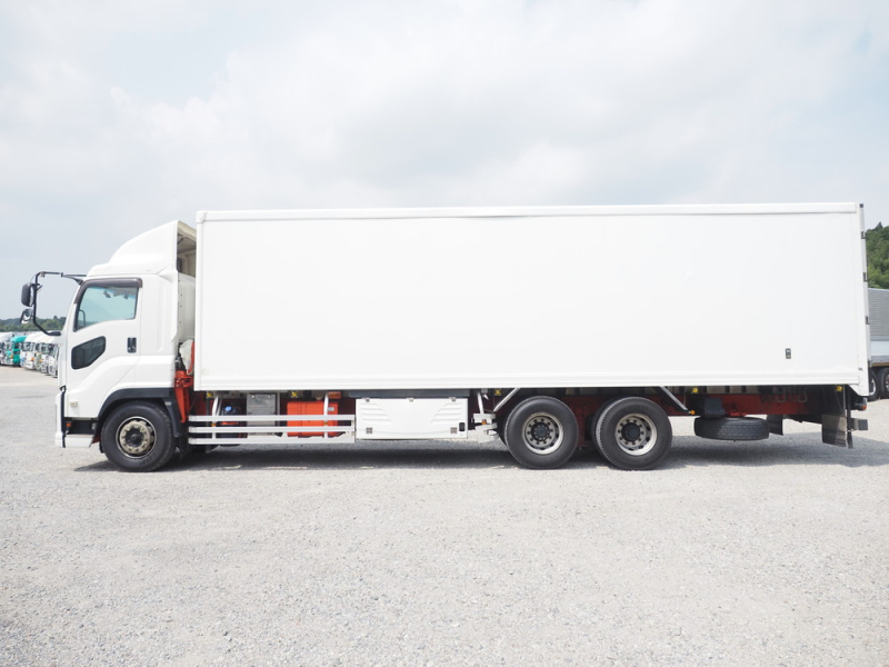 いすゞ 冷凍バン ギガ|中古トラックの販売・買取・査定のアイナビ