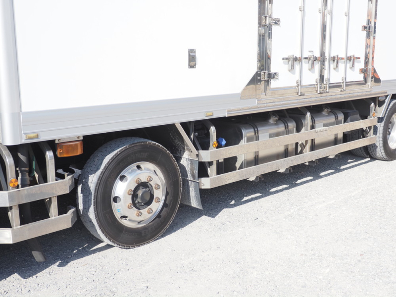 日野 冷凍バン プロフィア|中古トラックの販売・買取・査定のアイナビ