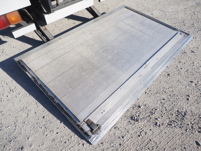 いすゞ バン車 フォワード|中古トラックの販売・買取・査定のアイナビ